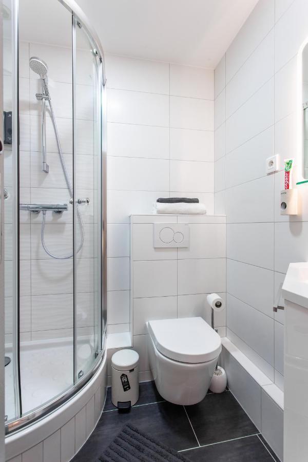 D&E - Paris-Disney - Holidays Apartment - Appartement De Vacances - 5 Chambres- 5 Sdb - 5 Bedrooms - 5 Bathrooms - Netflix Шан-сюр-Марн Экстерьер фото